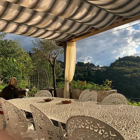 Вилла La Casa Sulla Collina Del Castello Брено Экстерьер фото