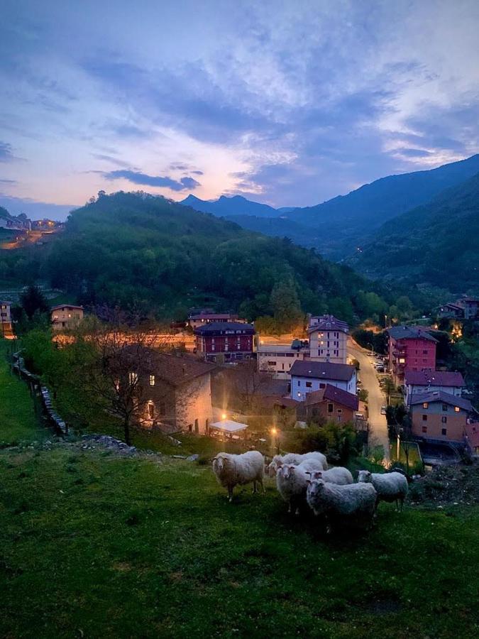 Вилла La Casa Sulla Collina Del Castello Брено Экстерьер фото
