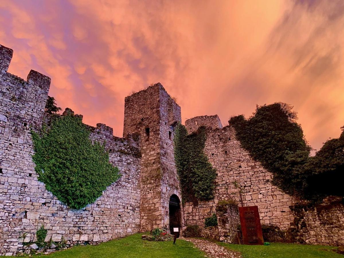 Вилла La Casa Sulla Collina Del Castello Брено Экстерьер фото